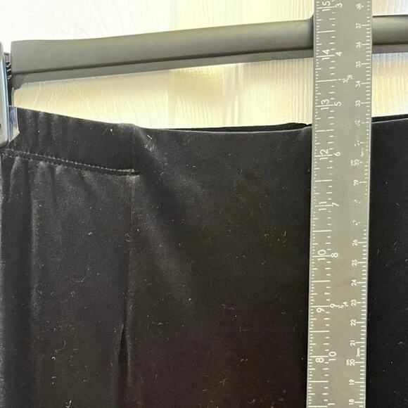 Chico’s Travelers Black Velvet No Tummy Pull On Straight Leg Pant 12/14 Short - Picture 10 of 13